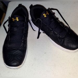 Boys Black and Gold Under Armour shoes size 5